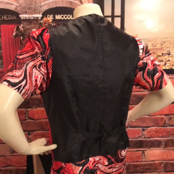 Exactitude Red Vest - Picture 11 of 13